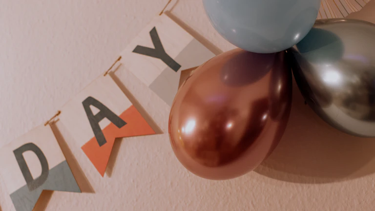 세금 분납 일정표를 체크하는 달력 이미지 대체텍스트