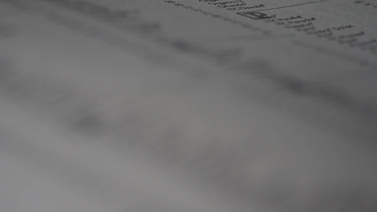 매매계약서 및 등기 서류 사진 대체텍스트