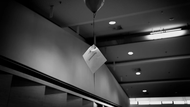 위택스·지자체 세무과에서 취득세 감면 서류를 접수하는 장면(상속 취득세)