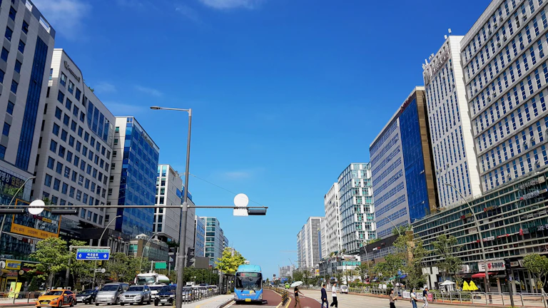 부동산 양도세 계산과 장기보유특별공제 체크를 상징하는 이미지